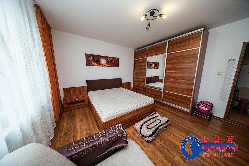 Apartament cu 3 camere decomandat în Spitalului