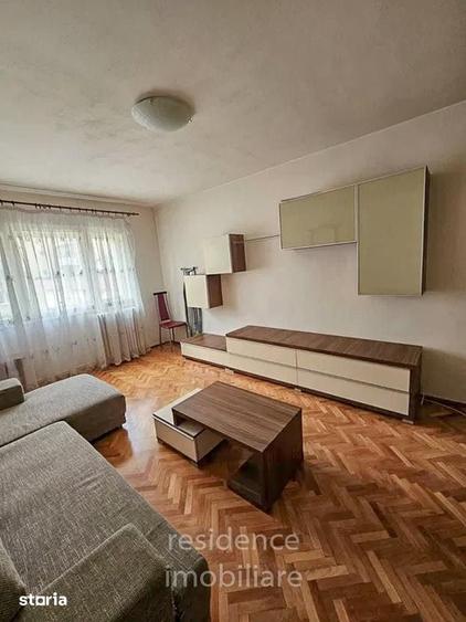 Apartament cu 3 camere decomandat în Între Lacuri