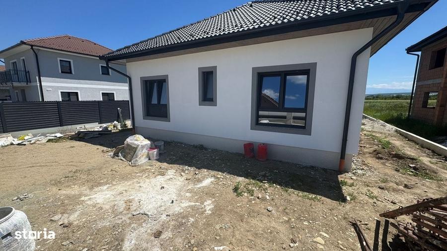 Casă cu 4 camere cu Teren 560 Mp în Cristian