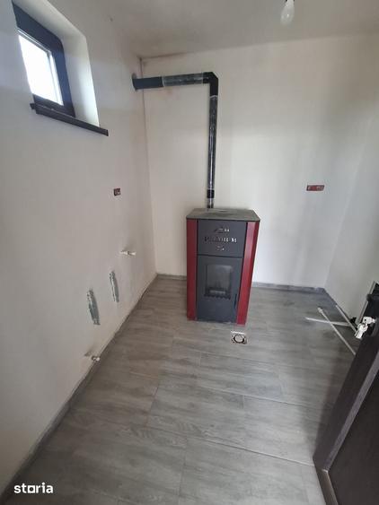 Casă cu 3 camere cu Teren 415 Mp în Letea Veche