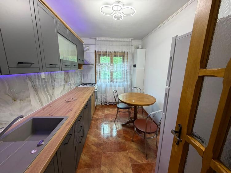 Apartament cu 4 camere în Gară