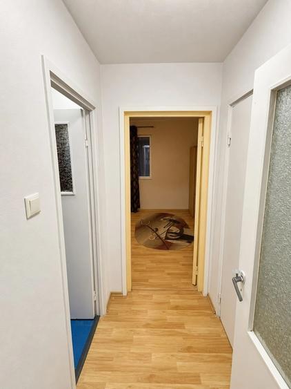 Apartament cu 2 camere semidecomandat în Podu Roș