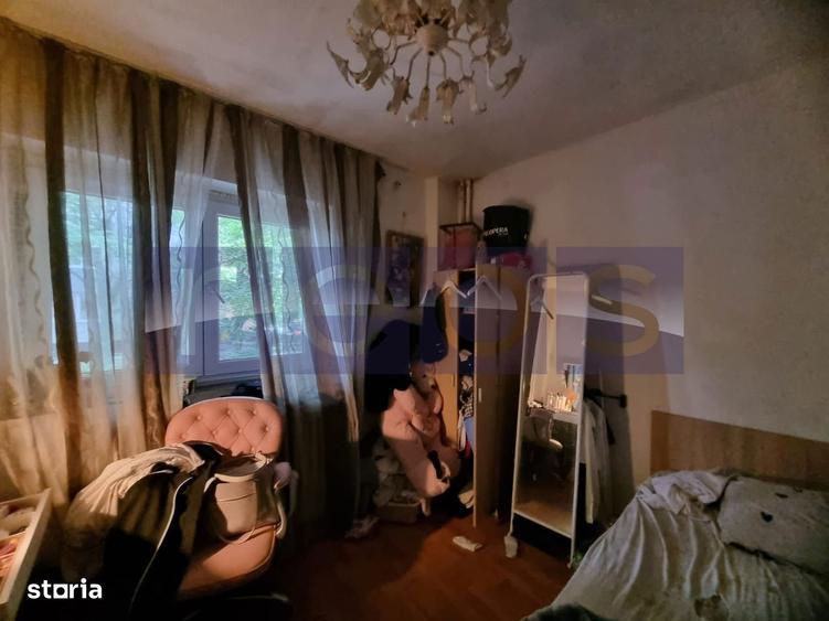 Apartament cu 4 camere semidecomandat în Tineretului