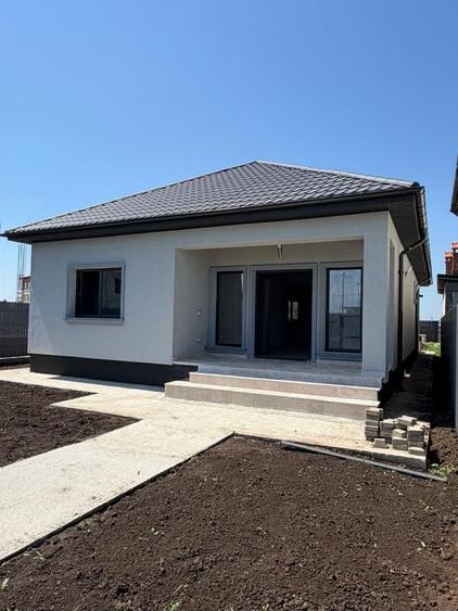 Casă cu 4 camere cu Teren 450 Mp în Cumpăna