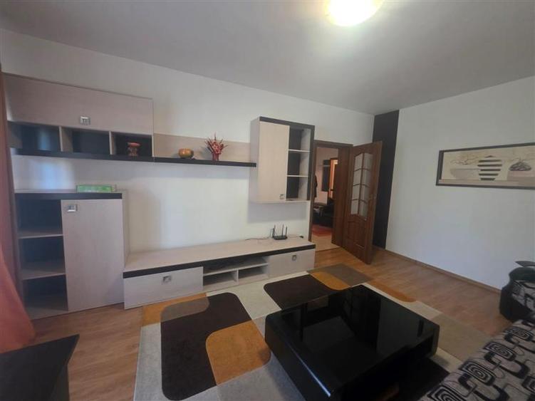 Apartament cu 2 camere decomandat în 7 Noiembrie