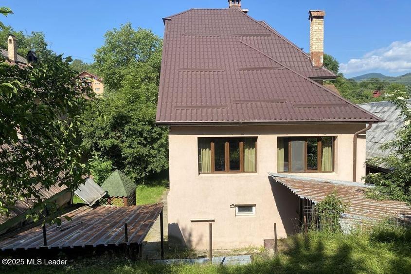Casă individuală cu 6 camere cu Canalizare în Bran