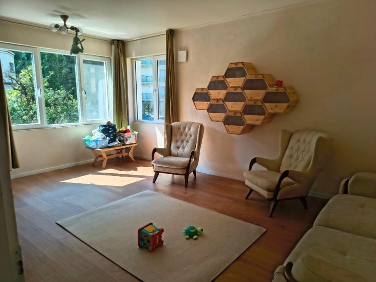 Apartament cu 3 camere decomandat, mobilat în Centrul Istoric