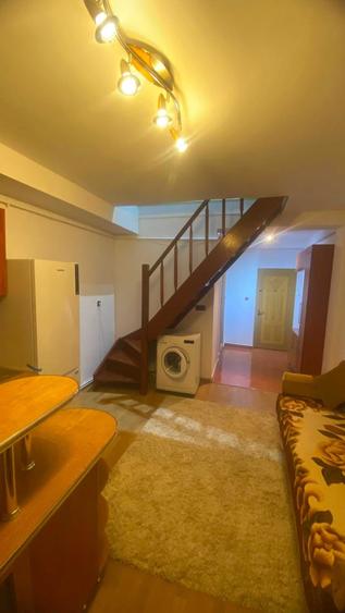 Apartament cu 3 camere semidecomandat în Lazaret