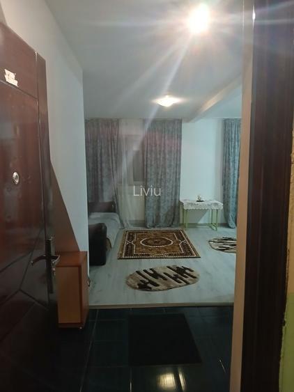 Inchiriez apartament la mansarda