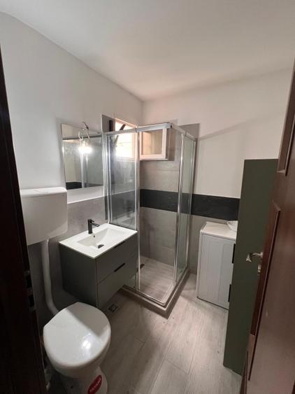 Apartament cu 2 camere nedecomandat în Giurgiului
