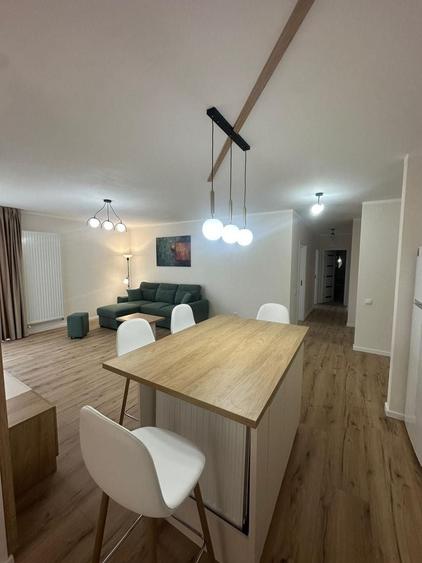 Apartament cu 3 camere decomandat, mobilat în Tudor