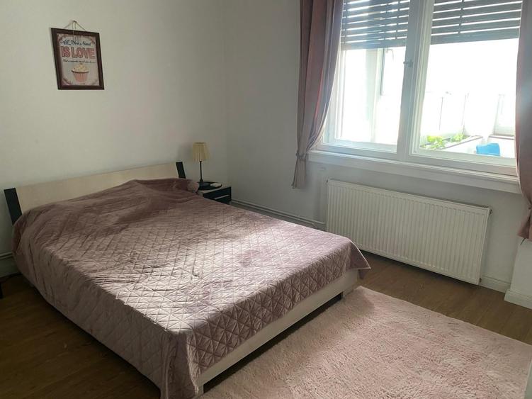 Apartament cu 5 camere circular în Universitate