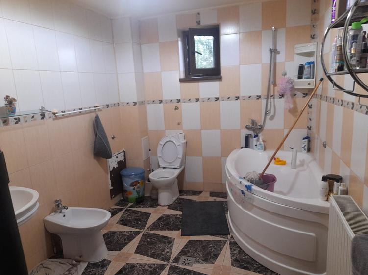 Casă cu 4 camere în Miroslava