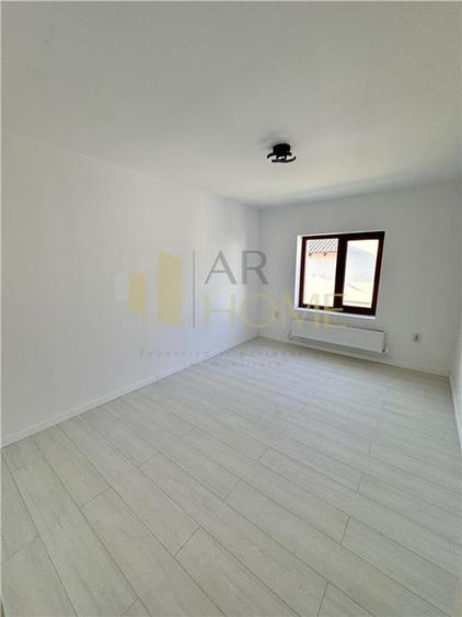 Duplex cu 4 camere cu Canalizare în Strejnicu