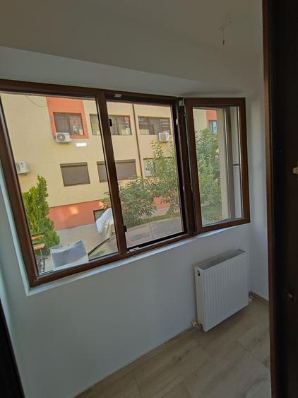 Apartament cu 3 camere decomandat în Fundeni