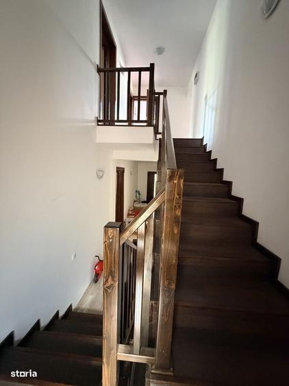 Casă cu 4 camere în Pasărea
