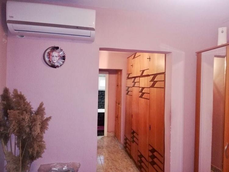Apartament cu 3 camere decomandat în Lipovei