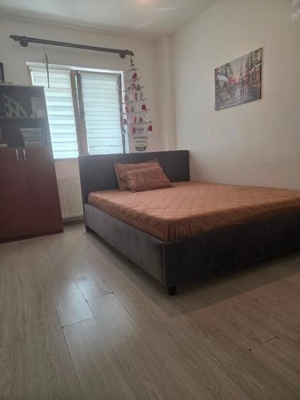 Garsonieră decomandată, mobilată în Valea Adâncă