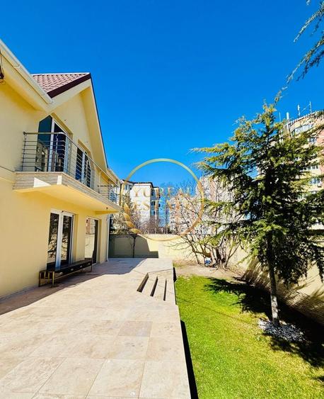 Casă individuală cu 4 camere cu Canalizare în Central