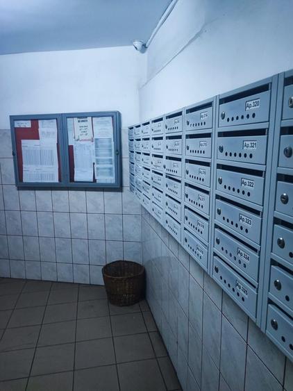 Apartament cu 3 camere decomandat în Lacul Tei