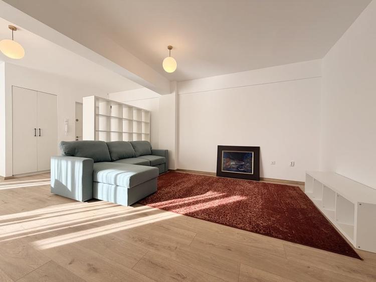 Apartament cu 2 camere semidecomandat, mobilat în Mărăști