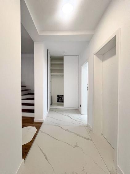 Duplex cu 4 camere cu Canalizare în Aradului