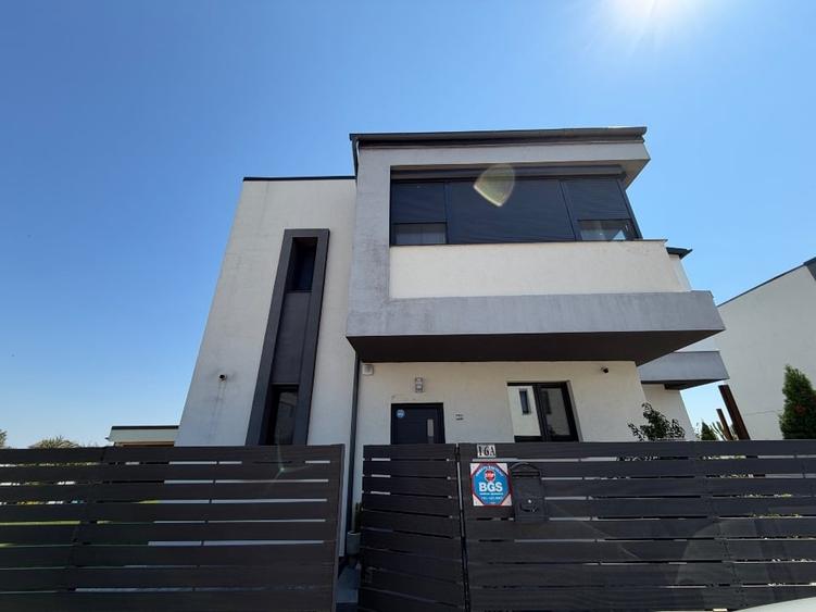 Casă individuală cu 5 camere cu Canalizare în Tunari