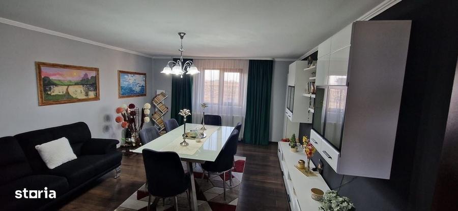 Casă cu 4 camere cu Teren 1400 Mp în Baia