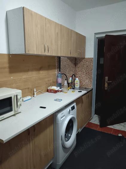 Garsonieră decomandată în Iris