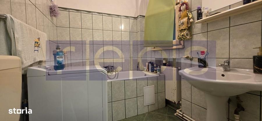 Apartament cu 3 camere semidecomandat în Universitate