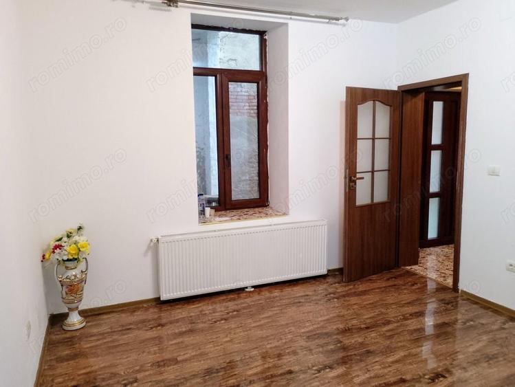 Casă cu 2 camere cu Teren 50 Mp în Traian