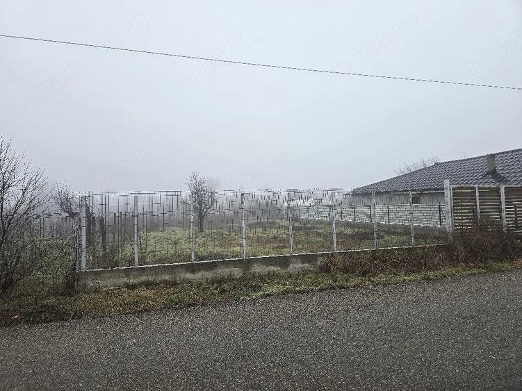 Teren de 974 mp, în Vânători