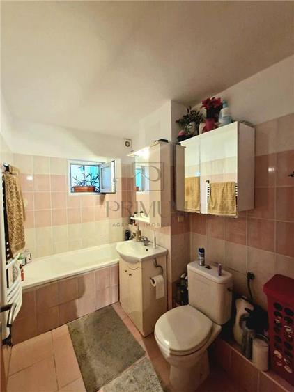 Apartament cu 4 camere decomandat în Steaua