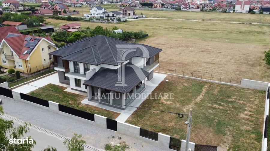 Casă cu 4 camere în Sânmartin