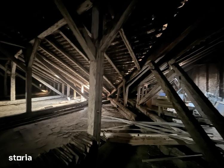 Casă cu 6 camere cu Teren 495 Mp în Central