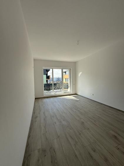 Apartament cu 3 camere decomandat în Theodor Pallady