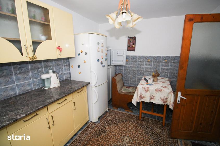 Casă cu 8 camere cu Teren 137 Mp în Central