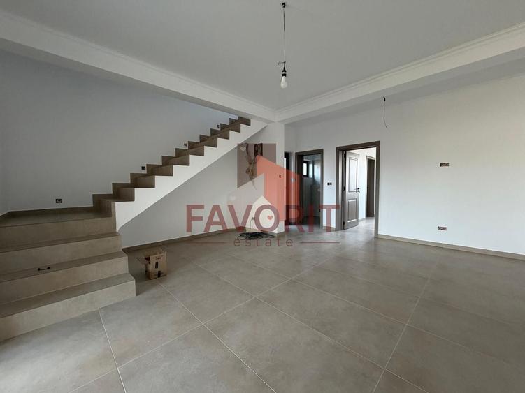 Duplex cu 3 camere cu Canalizare în Sânandrei