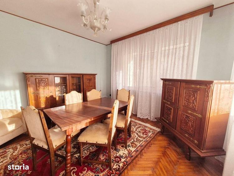 Casă cu 4 camere cu Teren 3581 Mp în Central