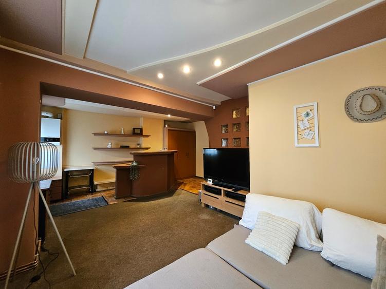 Oferta inchiriere garsoniera in Craiovei, parter,  260 EURO - 2