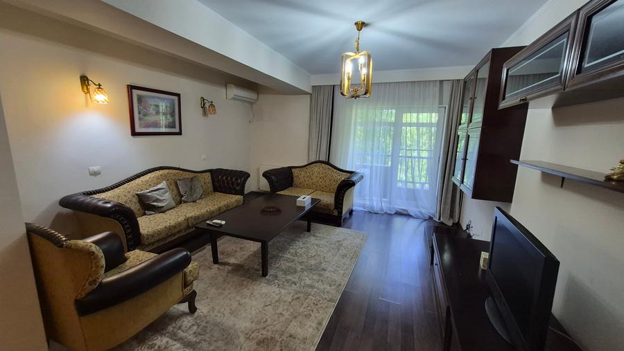 Apartament cu 3 camere decomandat în Herăstrău