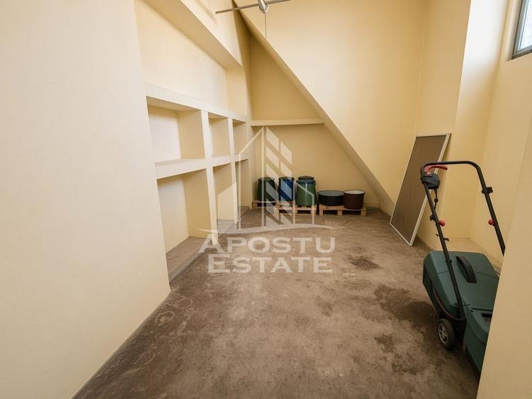 Casă individuală cu 6 camere cu Canalizare în Pesac