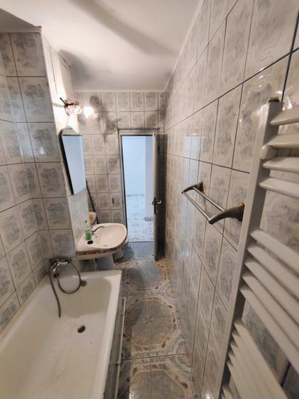 Apartament cu 3 camere decomandat în Port