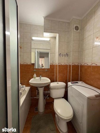 Apartament cu 3 camere semidecomandat în Alexandru cel Bun