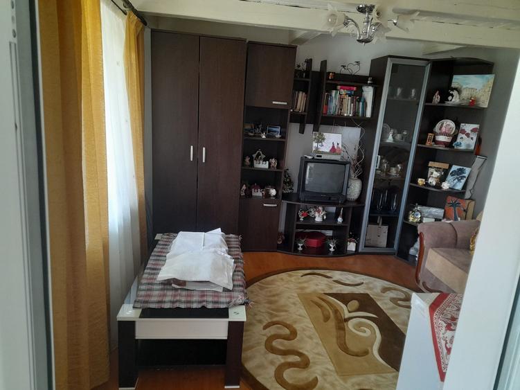 Casă cu 3 camere în Secuia