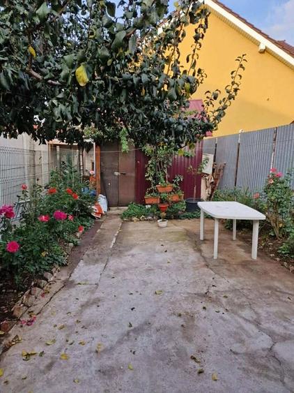 Casă cu 4 camere cu Teren 246 Mp în Iosia
