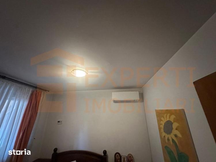 Casă cu 10 camere cu Teren 1000 Mp în Km 4