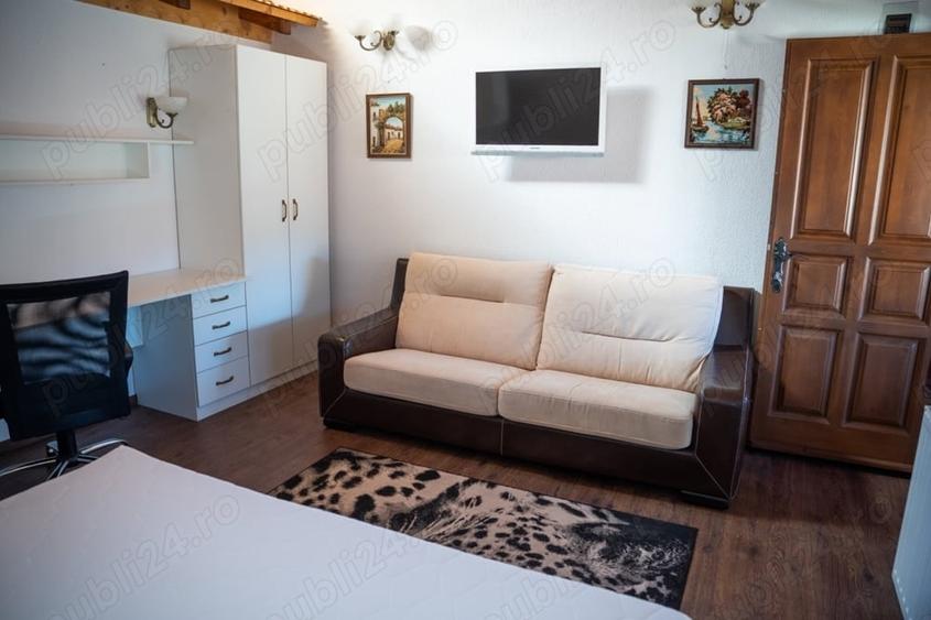 Casă cu 6 camere cu Teren 30000 Mp în Sovata