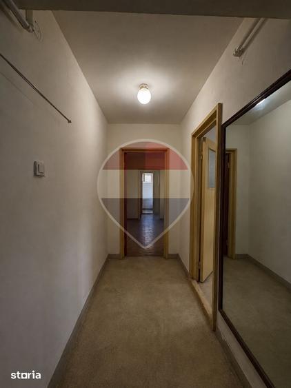 Apartament cu 3 camere în Sud