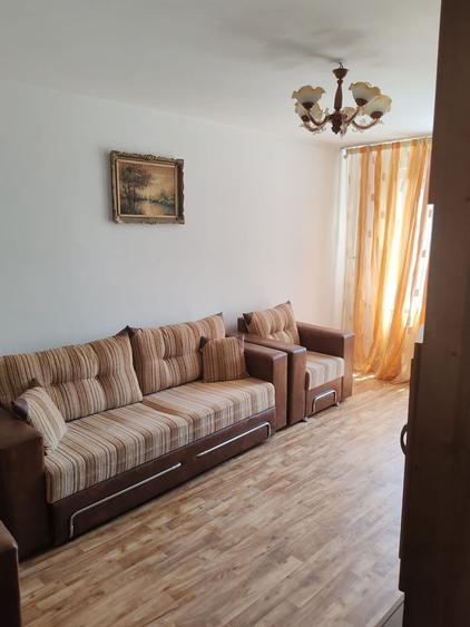 Apartament cu 3 camere decomandat în Dristor